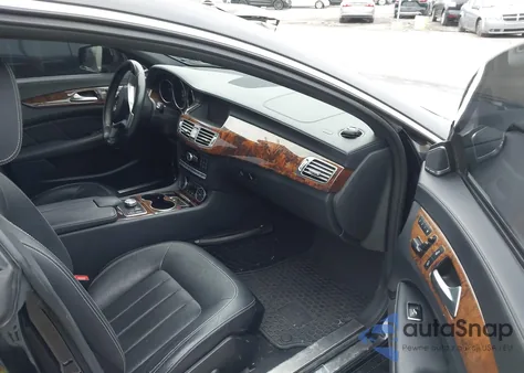 2013 Mercedes-Benz Cls 550 4Matic z USA, uszkodzony, nr VIN WDDLJ9BB4DA078705